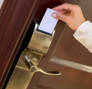 Hotel Managemen: Utilizing RFID Technology to Achieve Multifunctional One-Card Management