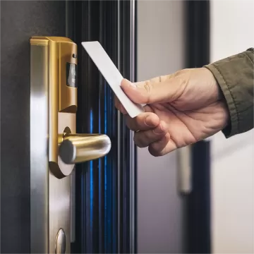 Hotel Management Innovation: Smart Cards Lead to a New Era of Guest Room Security